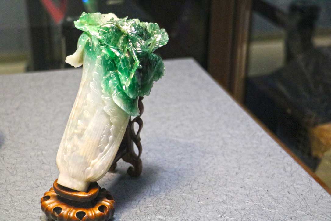 翠玉白菜というキリギリスと白菜の彫刻が故宮博物館で一番有名 | KUBOGEN