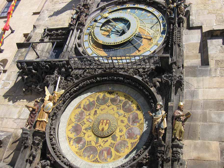 プラハの天文時計の歴史 600年以上経つ今も動いているからすごい Kubogen