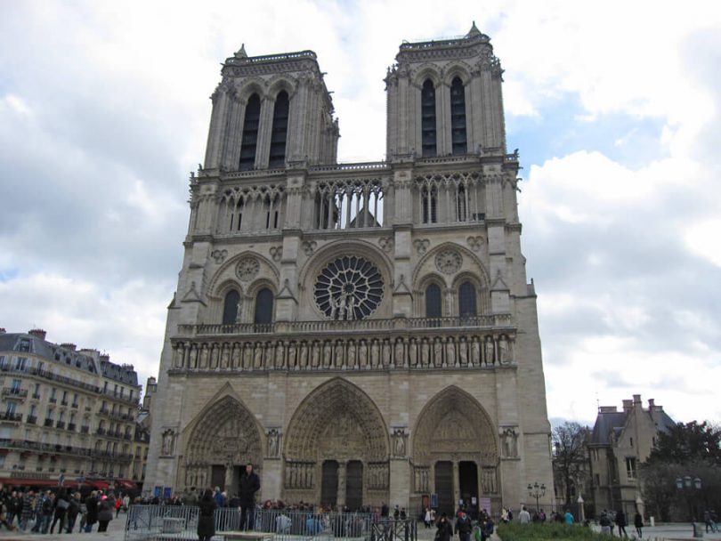 パリのノートルダム大聖堂 フランス観光でぜひ見ておきたい場所 Kubogen