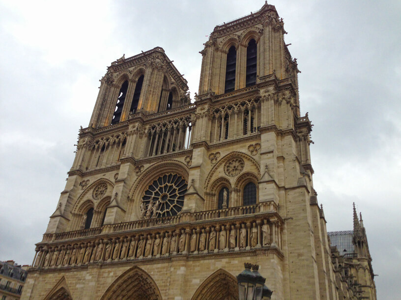 パリのノートルダム大聖堂 フランス観光でぜひ見ておきたい場所 Kubogen