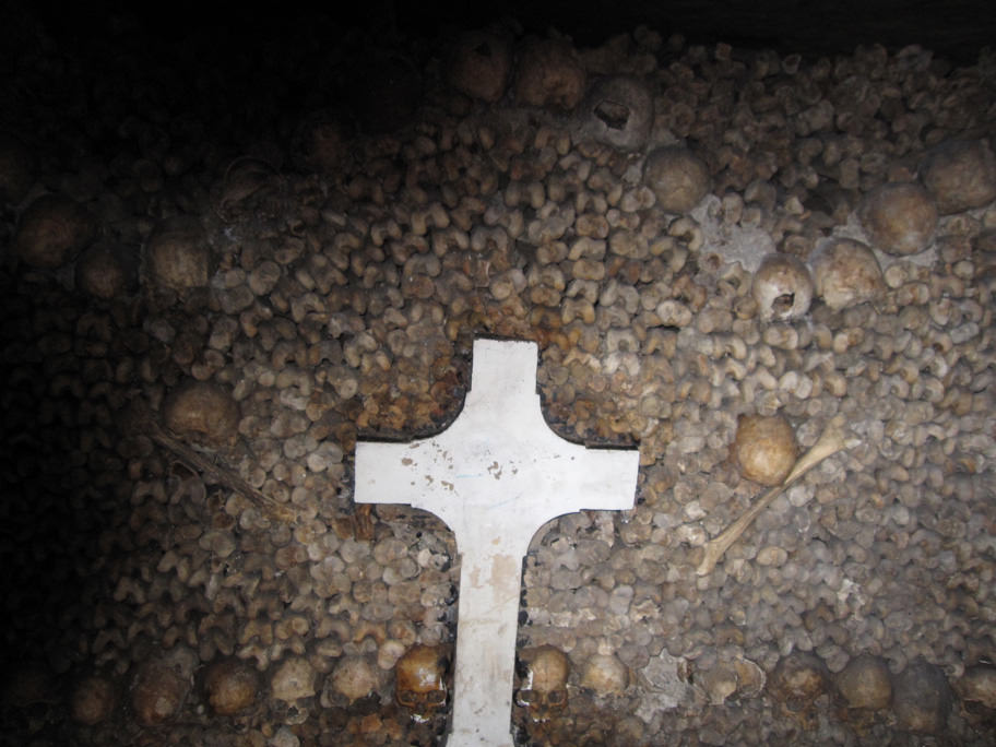 カタコンブ・ド・パリに納骨されている遺骨