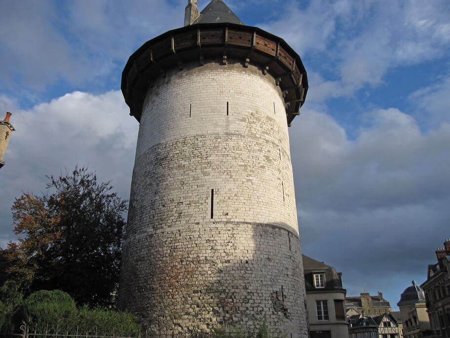 ジャンヌ・ダルクが幽閉されていた塔
