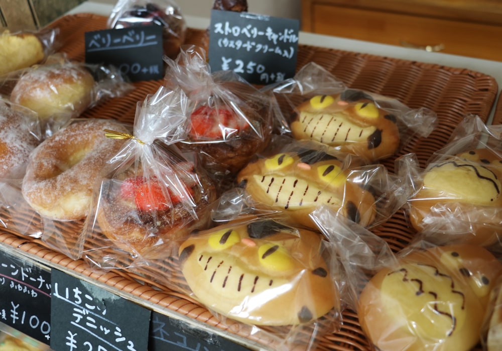 パンと和菓子のお店「mochiri」の動物パンとキャラクターパン