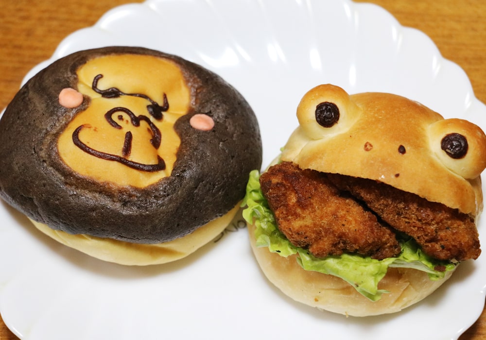 パンと和菓子のお店「mochiri」のゴリラパンとカエルサンド